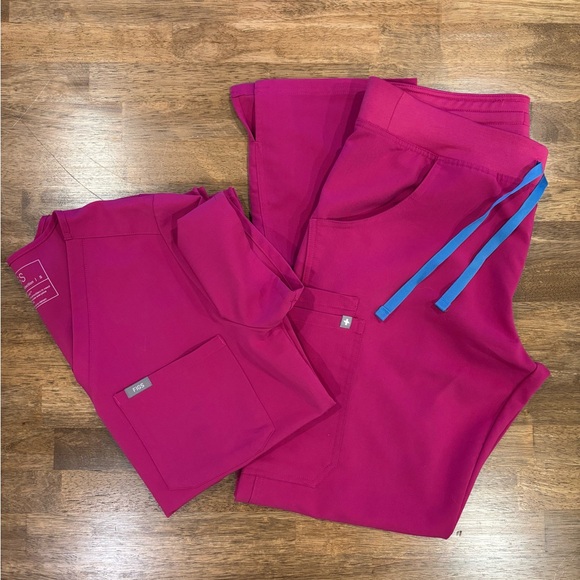 Figs Other - Figs Limited Edition Color
Pants Size: M
Top Size: S